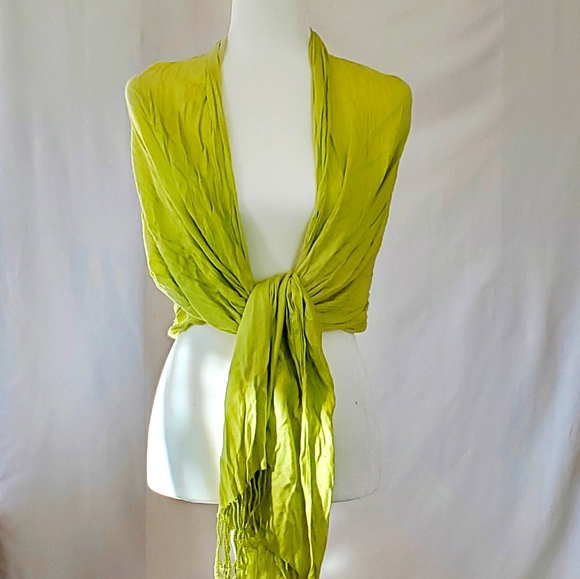 Green Isabella Scarf - Picture 2 of 4